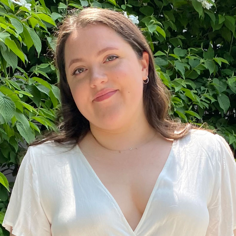 Portrait Photo of Caroline Lerner