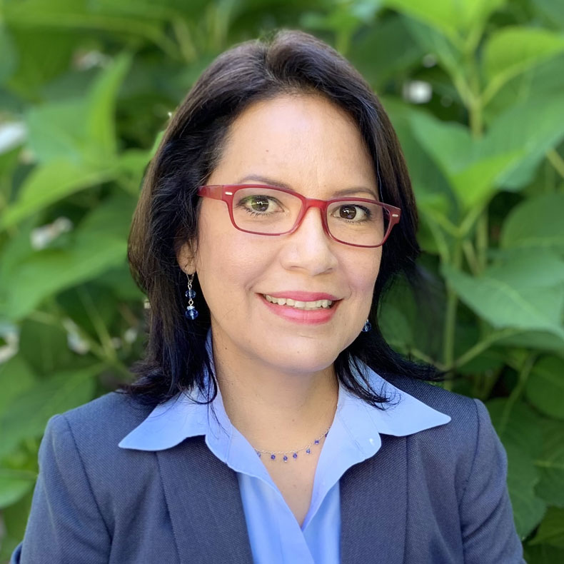 Portrait photo of Teresa Rocha-Ruiz