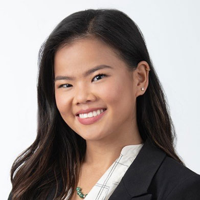 Portrait photo of woman