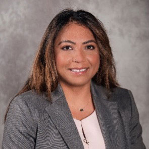 Portrait photo of woman