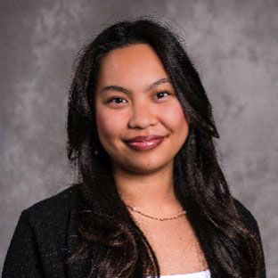 Portrait photo of woman