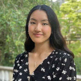 Portrait photo of woman