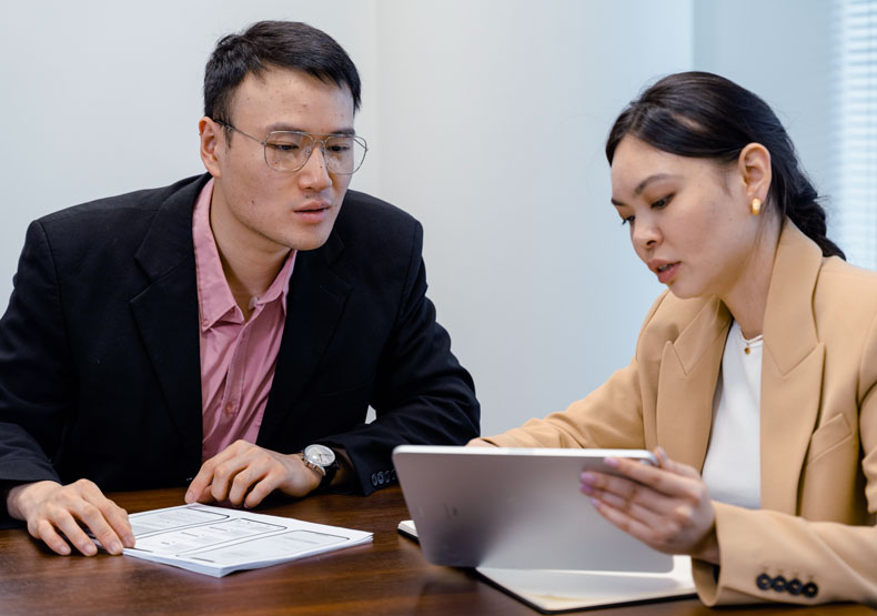 student talking with admissions counselor